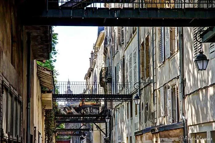 De La Marquise Apartment *